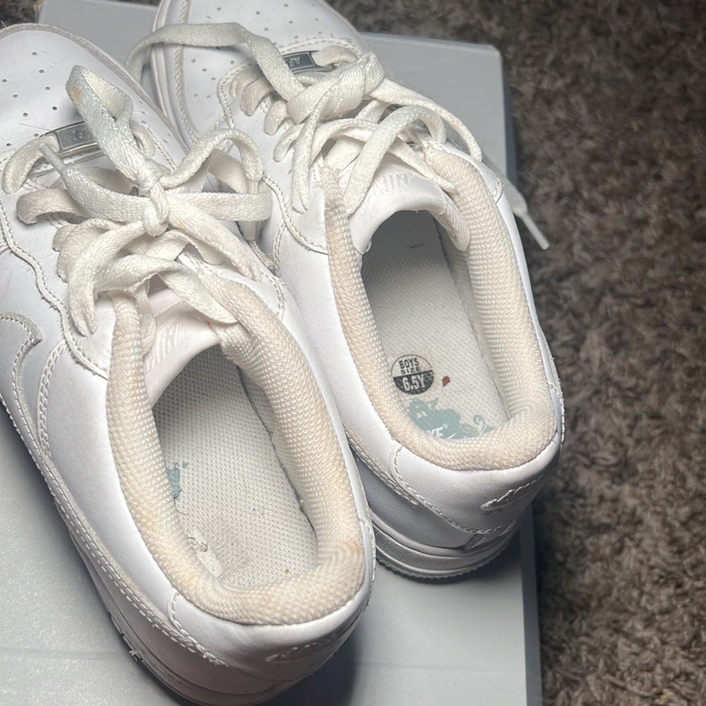 Air Force 1 - Picture 2 of 5